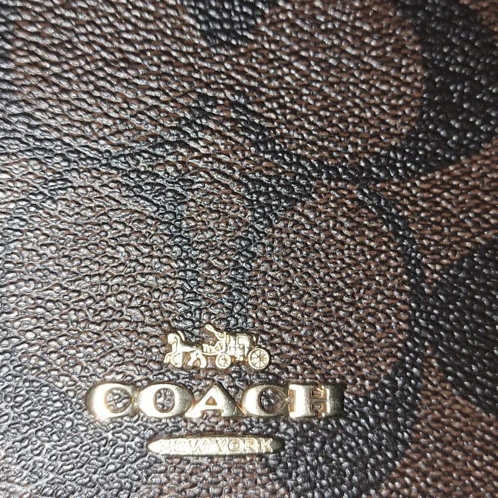 Coach NWTs Signature Black Double Zip Wallet